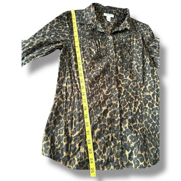 Calvin Klein Lightweight Animal Print Pleated Blouse Button Up Roll Tab Sleeve S - Picture 8 of 8